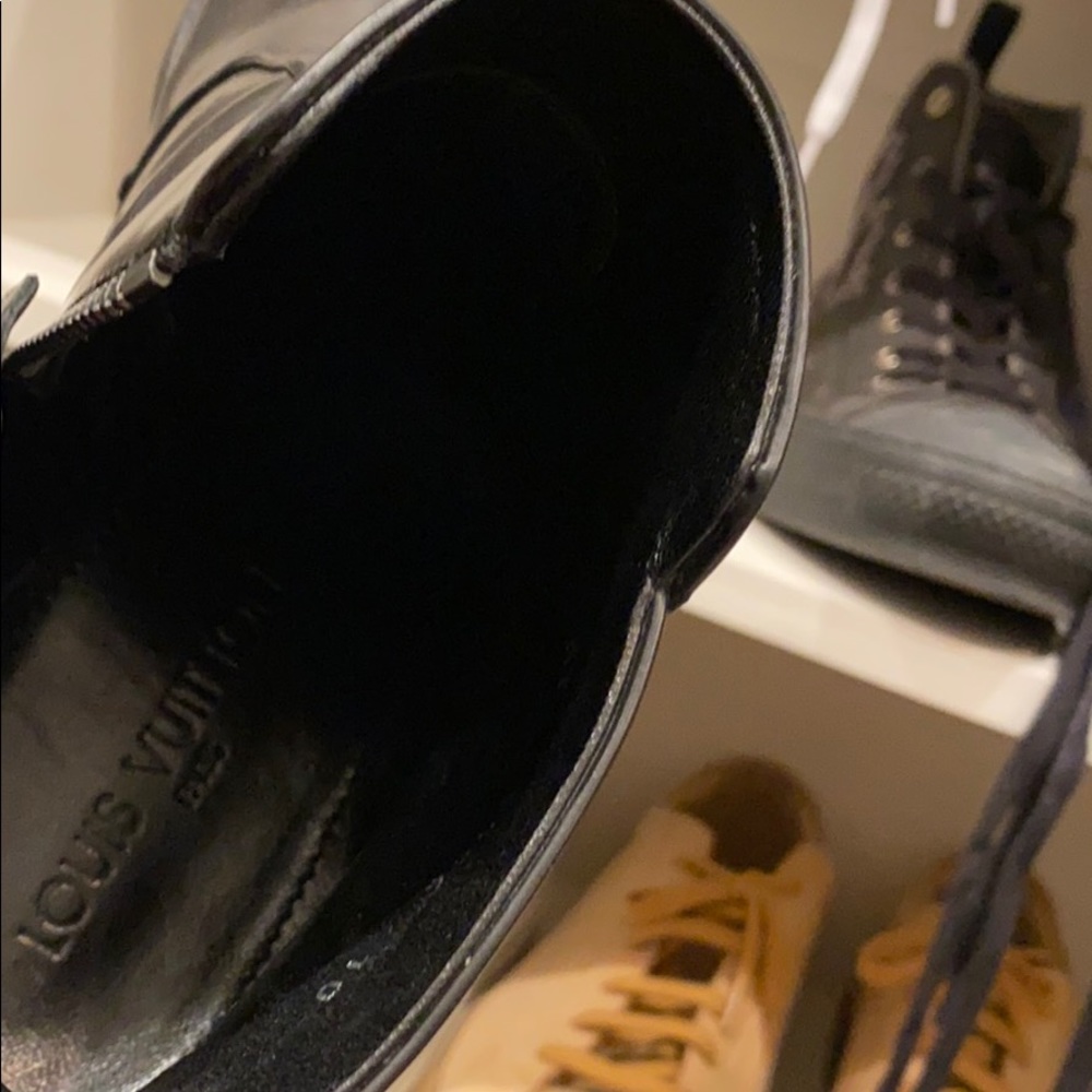 Louis Vuitton mens black boots - Picture 2 of 5